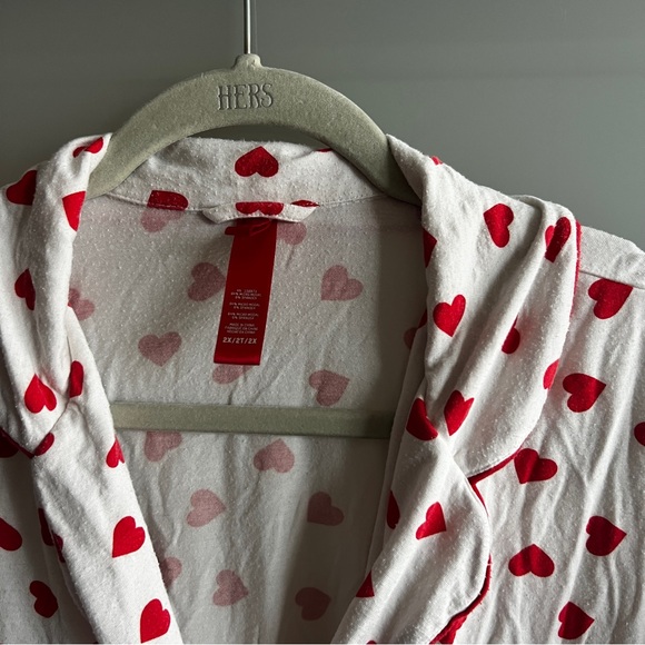 Skims Sleep Long Sleeve Button Up Pajama Set Valentines Hearts - Picture 3 of 10